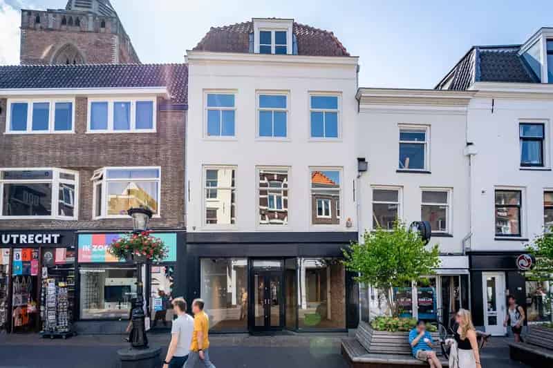 Winkel te Huur Utrecht Steenweg 275m2 Toplocatie