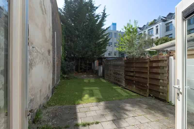 Ruime 3 Kamerwoning met Tuin aan de Maas Noordereiland