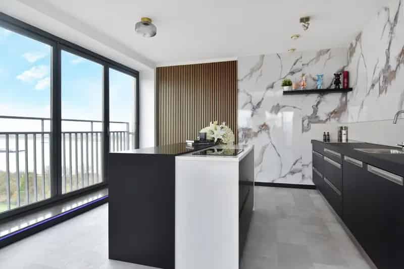 Appartement te koop Maassluis  10e etage  3 slaapkamers  Nieuwe Waterweg uitzicht