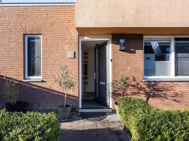 2 Kamer Benedenwoning Nieuweland Barendrecht