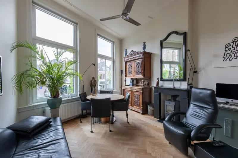 Monumentale Dubbele Bovenwoning Delft 178m2 Gracht