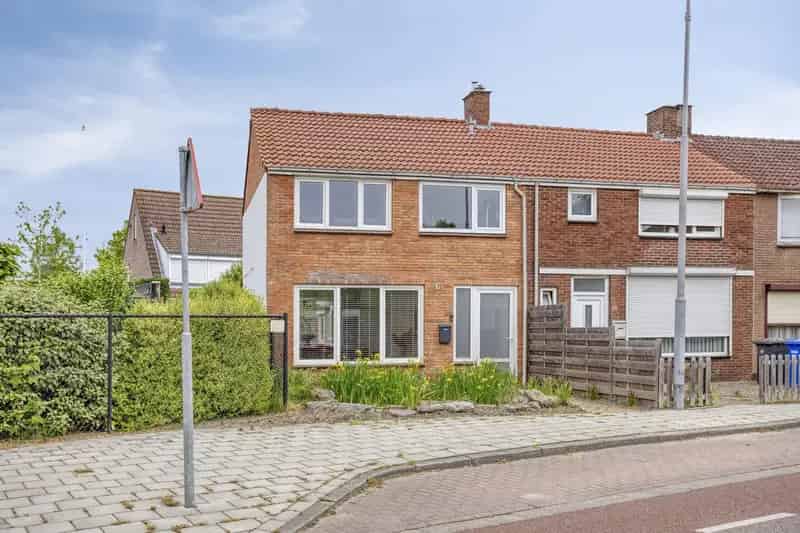 Hoekwoning Axel: 3 slaapkamers, zonnige tuin, rustige ligging