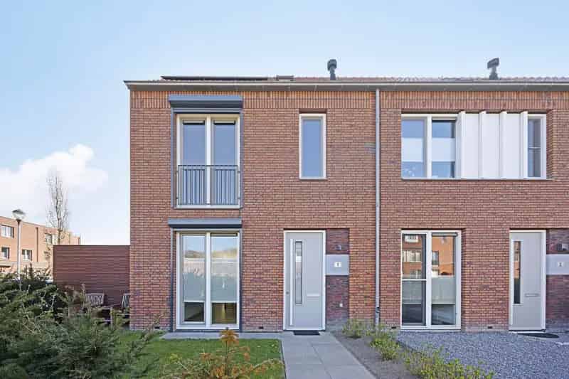 Ruime Hoekwoning Tilburg 4 Slaapkamers Moderne Keuken Tuin