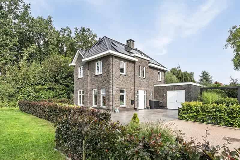 Vrijstaande woning 4 slaapkamers  Serre  Zonnepanelen  Warmtepomp