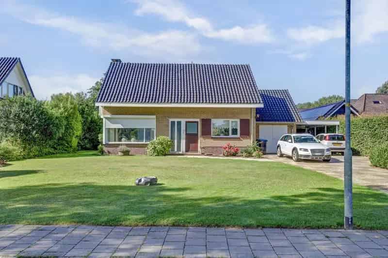 Vrijstaand Huis Twello 1290m2 Perceel Multifunctioneel Bijgebouw