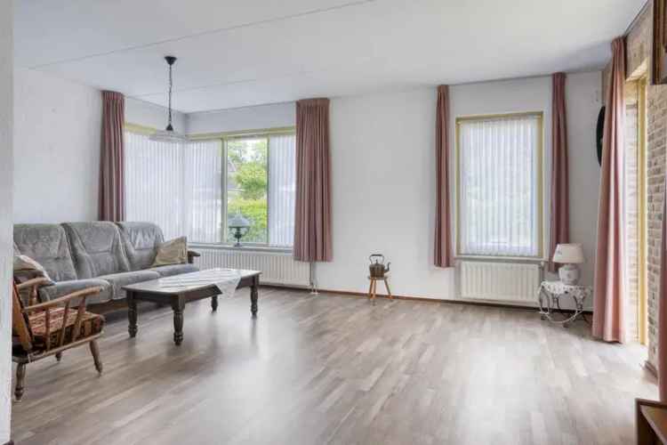 Vrijstaand Huis Dodewaard Garage Bijkeuken Tuin
