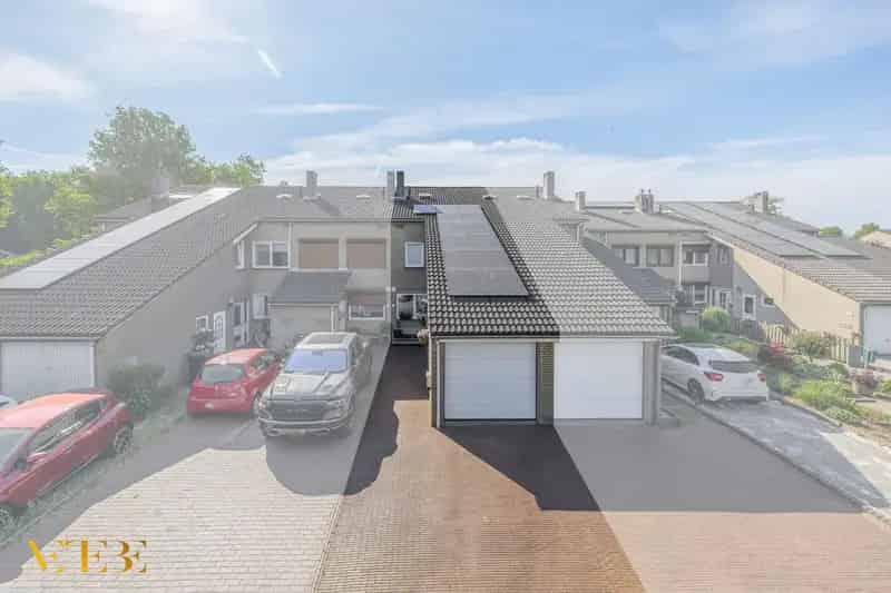 Instapklare Tussenwoning met Garage 17 Zonnepanelen