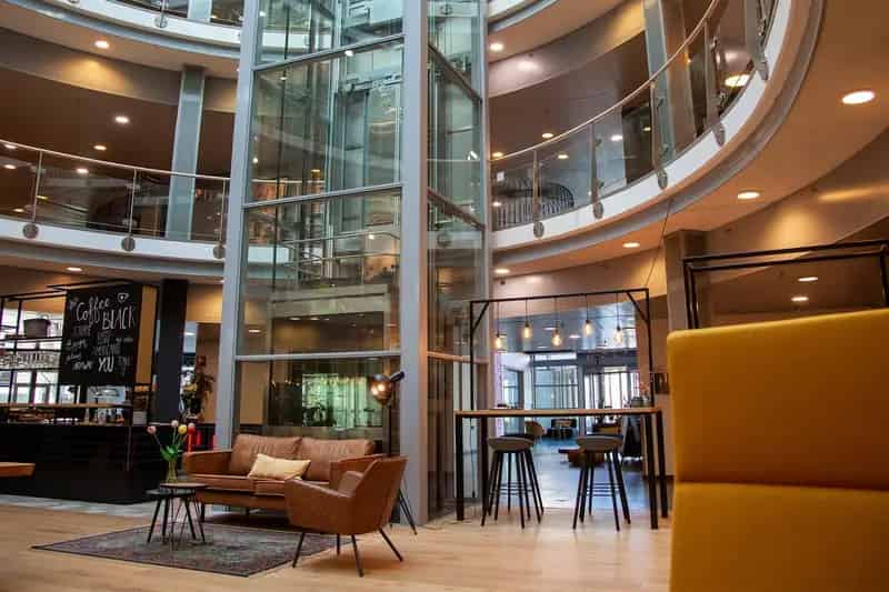Kantoorruimte huren Almere: Moderne werkplekken in iconische UFO-gebouw