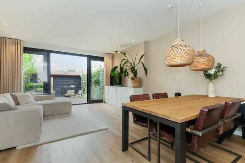 Moderne Uitgebouwde Tussenwoning Vlaardingen Ambacht
