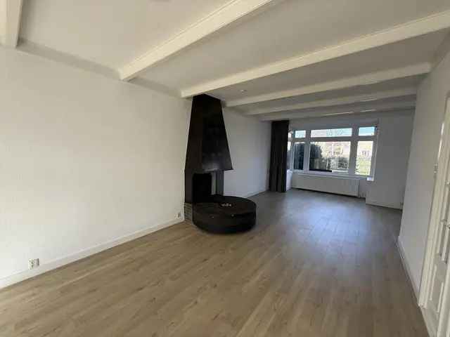 Vrijstaande woning te huur Wormerveer 6 kamers 140m2