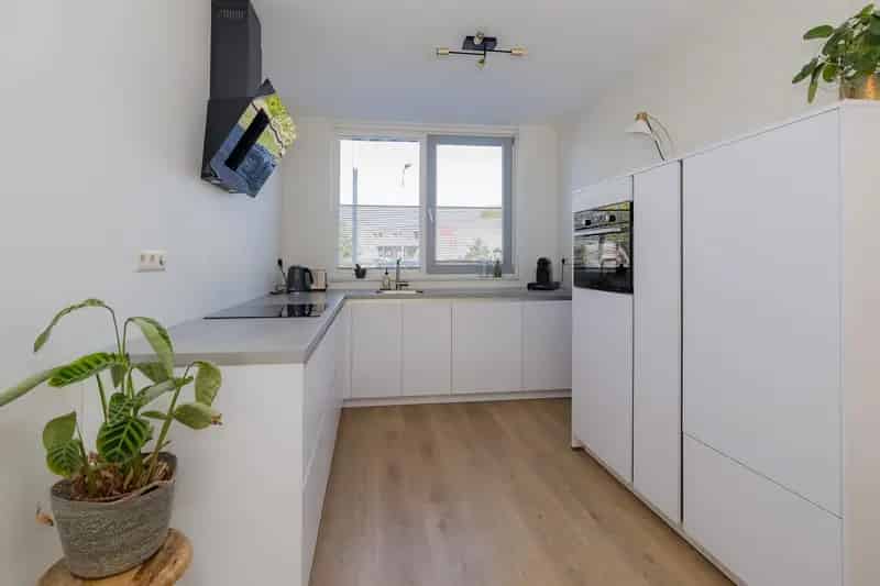 Huis te koop IJmuiden Planetenweg: 4 slaapkamers, 2 badkamers, luxe keuken