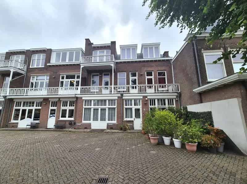 Kantoorvilla te huur Statenkwartier Den Haag 418m²
