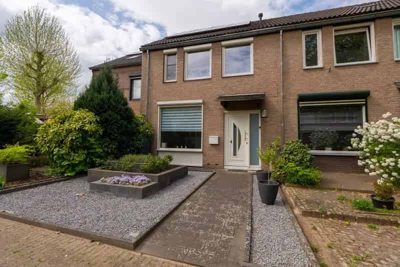 4 Slaapkamers Rustige Wijk Instapklaar Goed Onderhouden