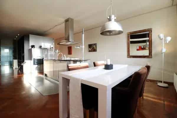 Appartement Handelsplein Rotterdam: Ruim Loft Appartement 140m2