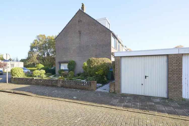 Ruime Hoekwoning 4 Slaapkamers Grote Tuin Garage