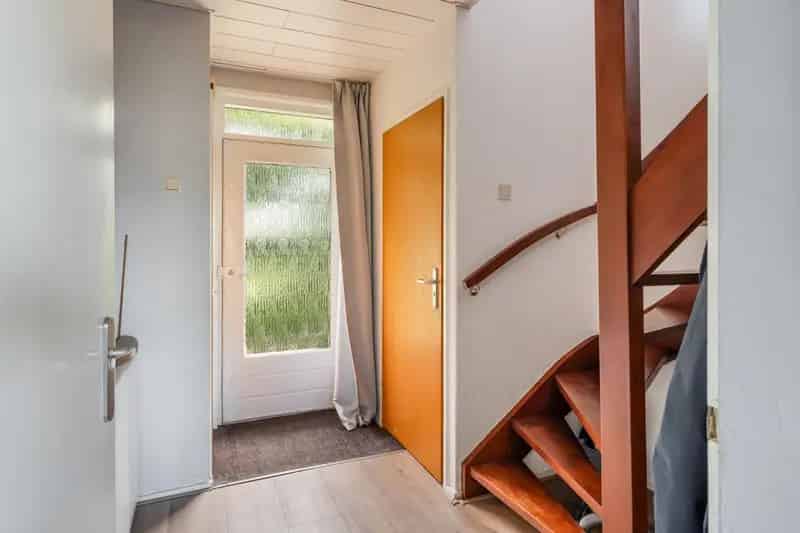 Vrijstaande woning 5 slaapkamers multifunctionele bijgebouwen Rotterdam