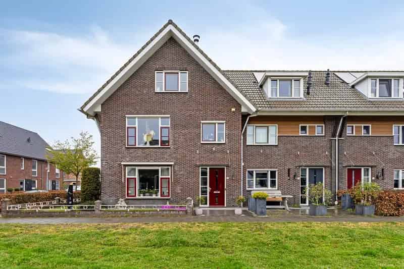 Maisonnette woning te koop: 3 slaapkamers, dakterras, garage