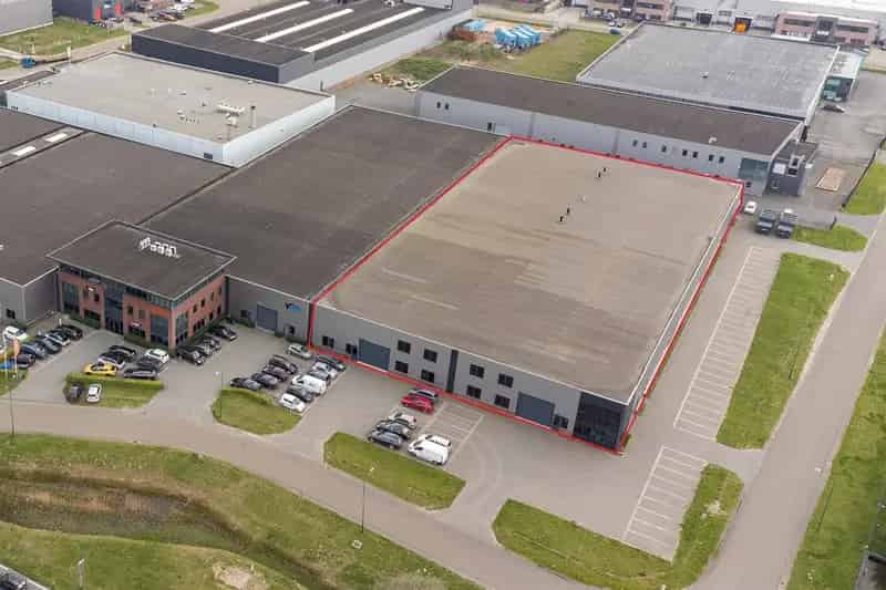 Bedrijfshal te Huur Oss 4100m2 A59 A50 Kraanbanen