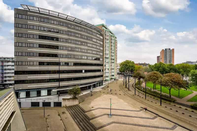 Kantoor te huur Rotterdam Oostplein 4200m² A+ BREEAM Excellent