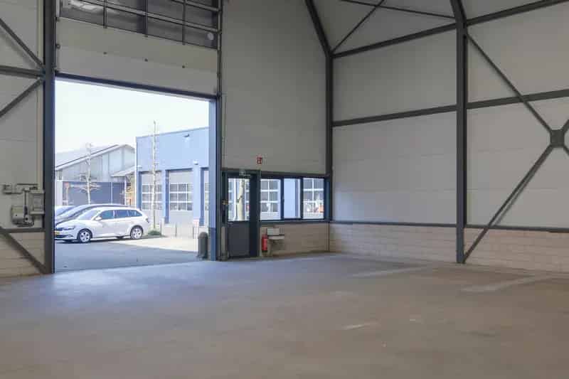 Bedrijfshal te huur Terschuur 455m² Kantoor 300m²