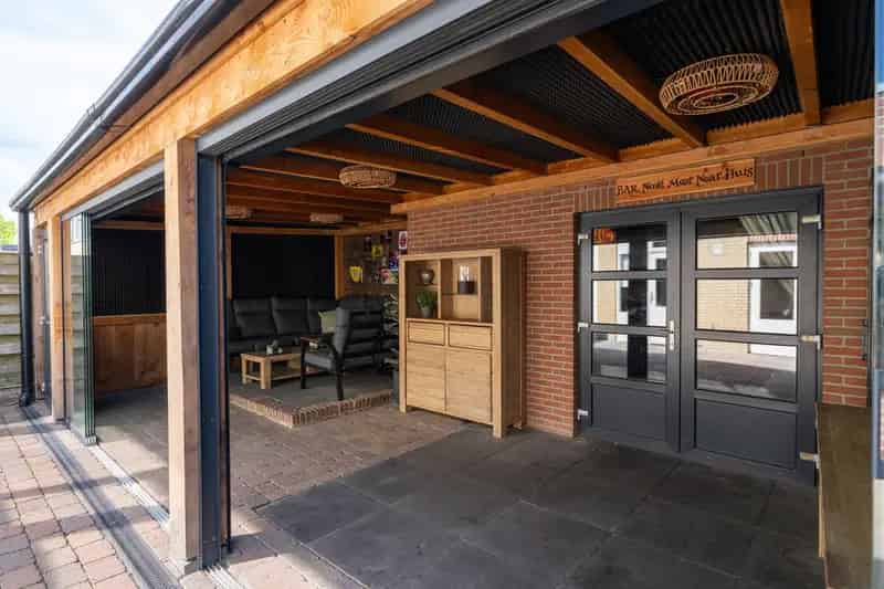 Hoekwoning Geertruidenberg: 3 slaapkamers, garage, veranda en mancave