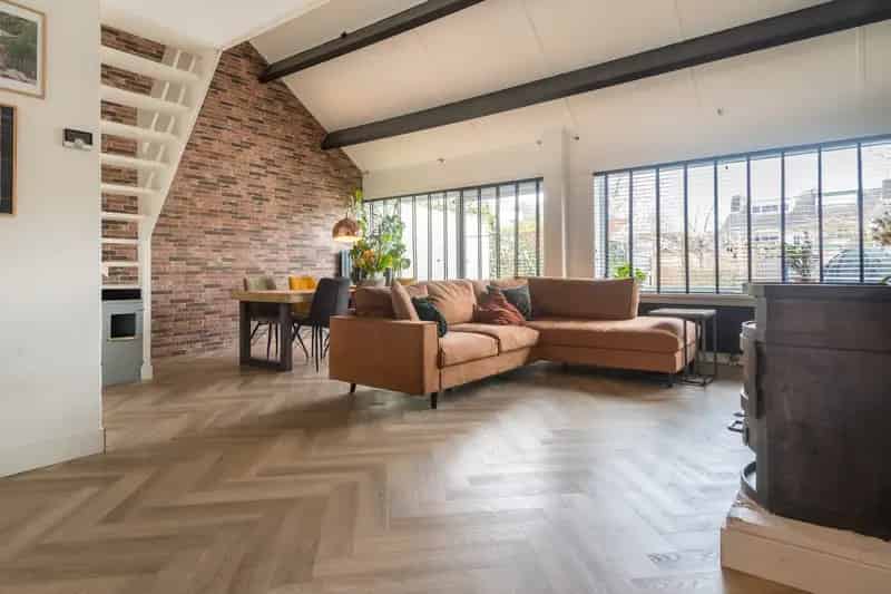 Huis te koop Terheijden: Ruime tussenwoning met garage en tuin