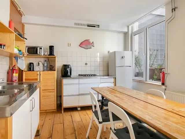 Kamer Schiedam 15m2 Gemeubileerd Nabij OV
