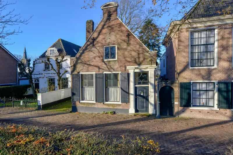 Rijksmonument te renoveren herenhuis Nederhorst den Berg