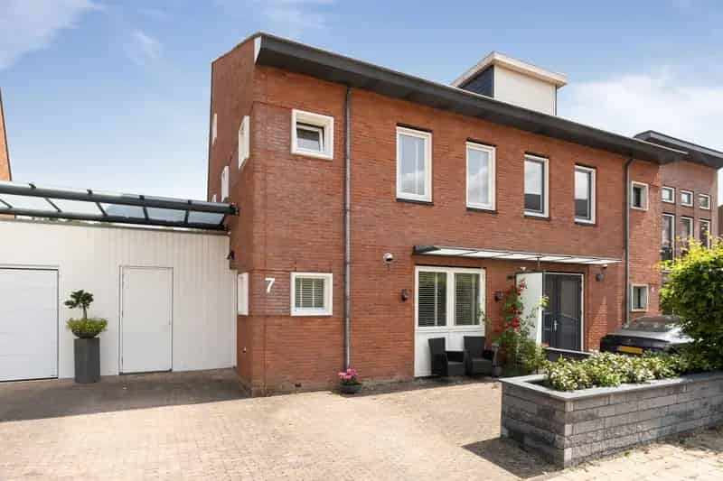 Luxe 2-onder-1-kapwoning Hoofddorp - Aan het water