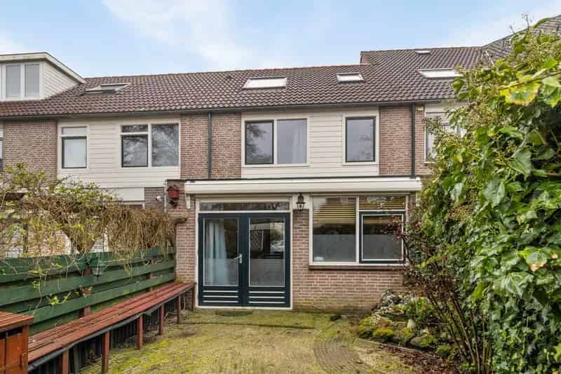 Huis te Koop Amstelveen: 4 Slaapkamers, Energielabel A, Grote Tuin