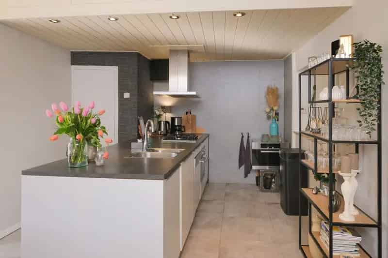 Ruime Uitgebouwde Tweekapper te Koop in Enschede Noord