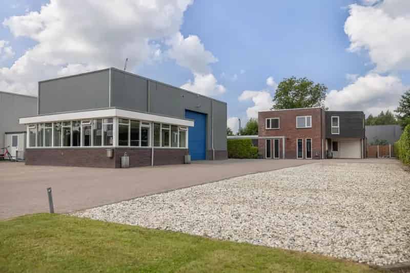 Bedrijfshal Surhuisterveen | Zoek bedrijfshallen te koop: Zoom 6-A 9231 DX Surhuisterveen 