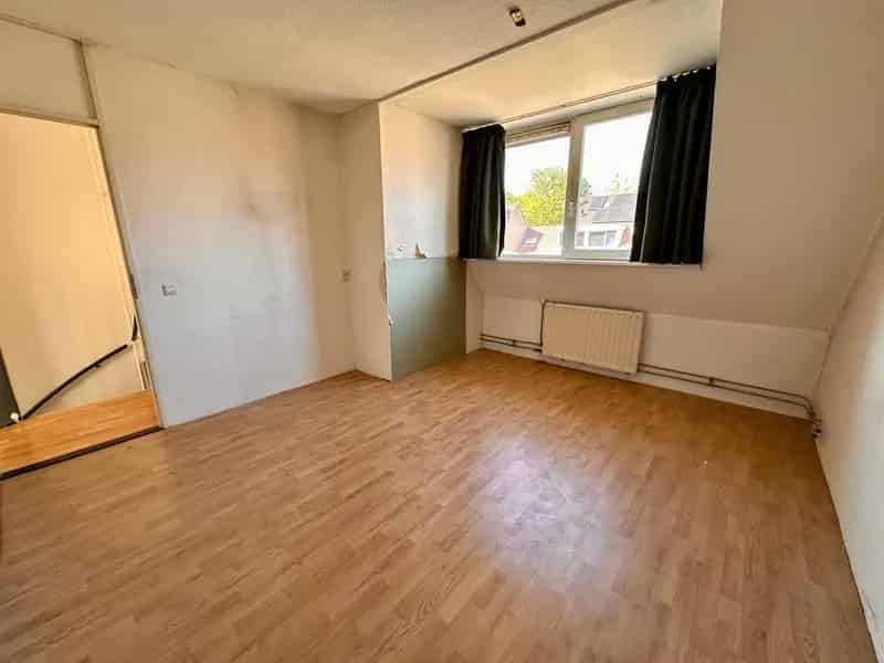 Huis te koop Zeewolde: 3 slaapkamers, 8 zonnepanelen, hybride pomp