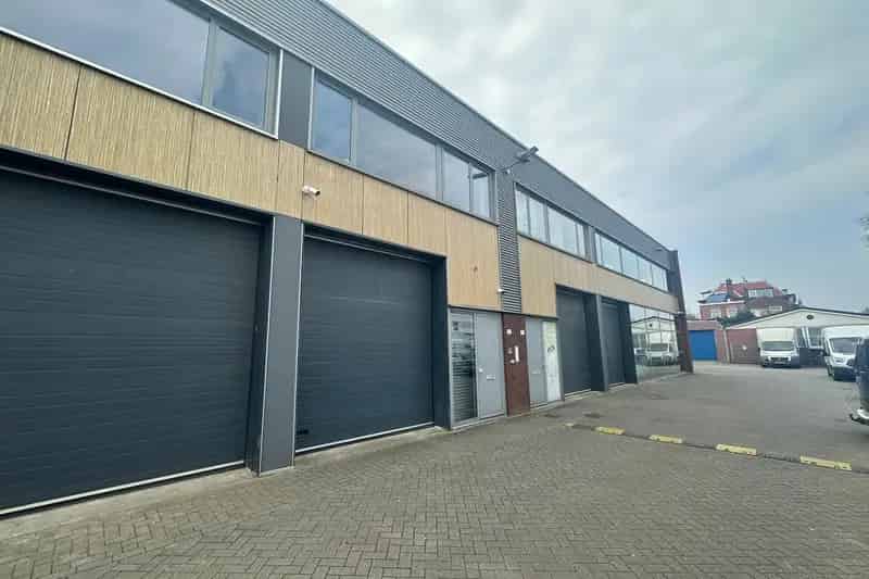 Bedrijfshal te Koop Den Haag Westvlietweg 85m2 75m2 Entresol