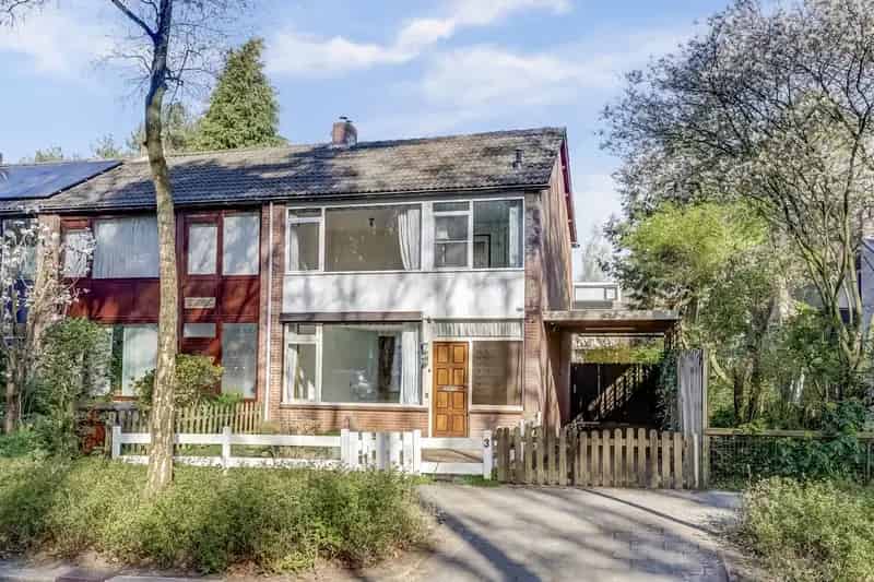 Ruime Hoekwoning te koop Doorn met grote berging en boszicht