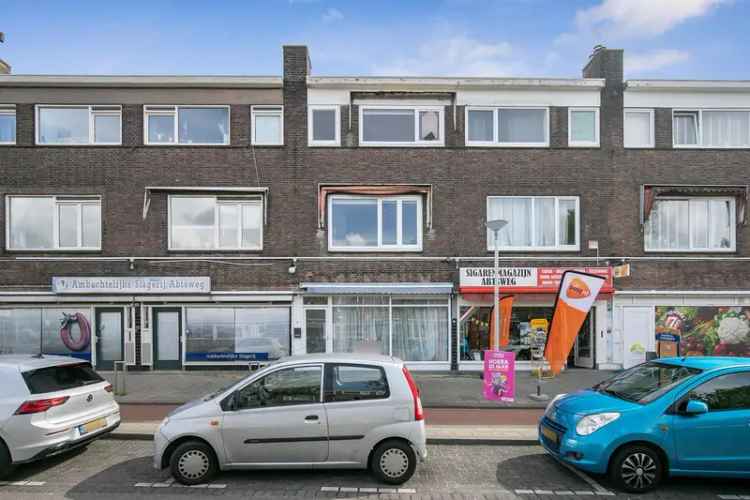 Twee woningen te Rotterdam Nabij Openbaar Vervoer en Basisschool