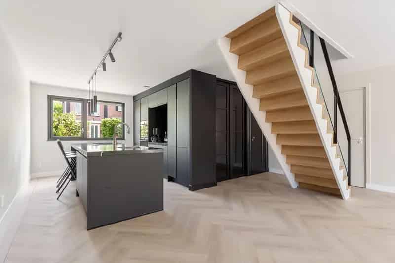 Moderne 2-onder-1-kapwoning Almere met 5 slaapkamers