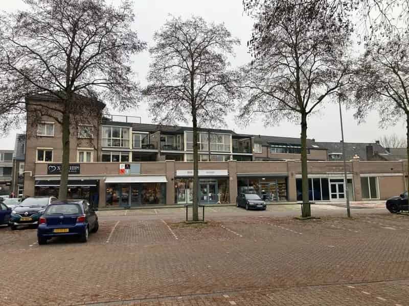 Belegging Horst: Vier Winkels te Koop aan Drukke Kerkstraat