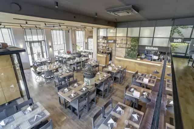 Restaurant te Koop Houten Toplocatie Hoge Omzet
