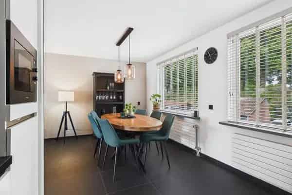 Instapklare Bovenwoning Hulst  2 Slaapkamers Moderne Keuken