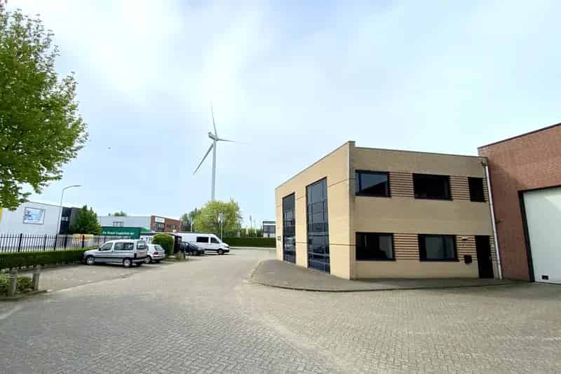 Bedrijfsunit 400m² te Zaltbommel aan A2