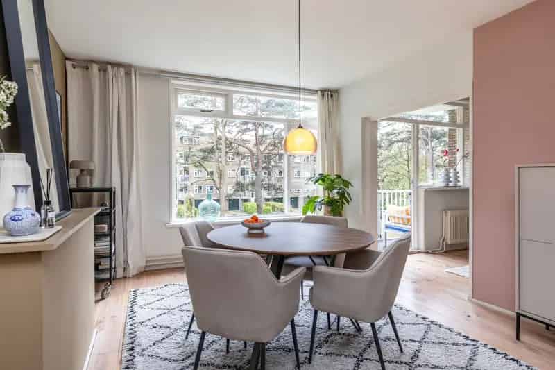 Amersfoort Bergkwartier: Licht 4-kamerappartement met 3 Balkons