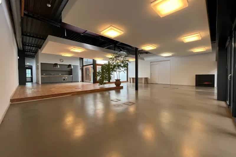 Kantoorruimte te huur Diemen 256m2