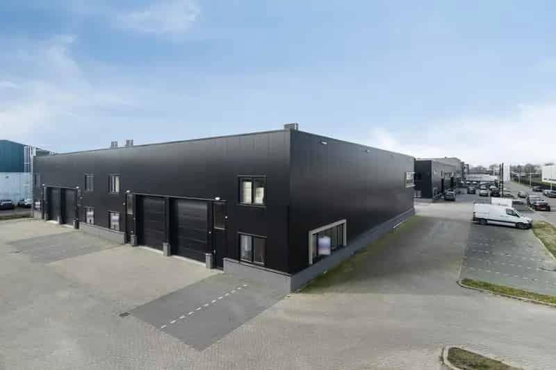 Bedrijfshal Numansdorp te huur Newtonstraat