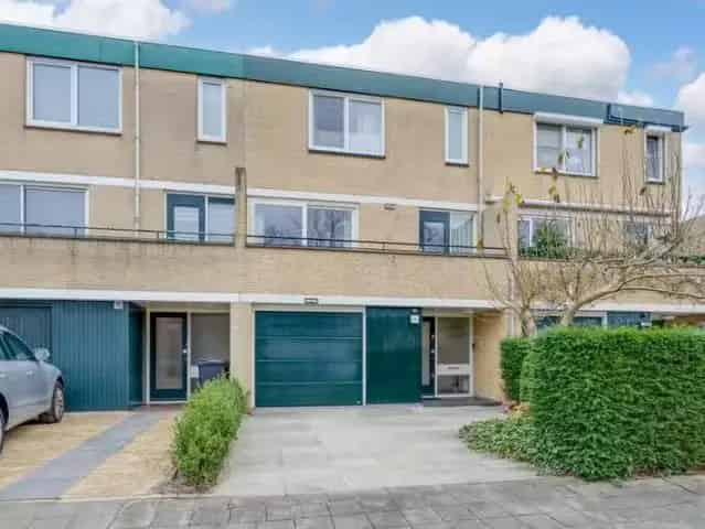 Ruime Drive-in Woning te Purmerend Overwhere