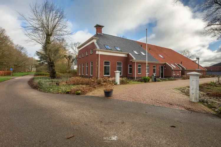 Luxe Wwoonboerderij Slochteren 9247m2 Grond 5 Slaapkamers