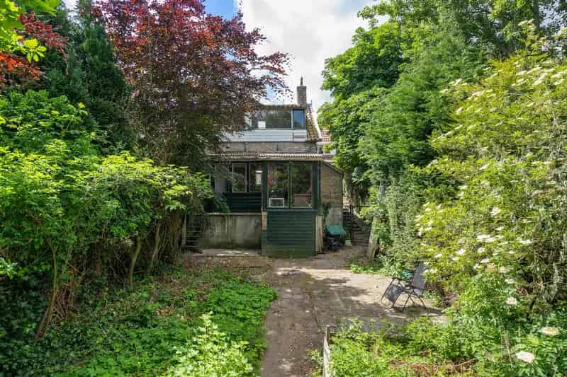 Hoekwoning Hoogvliet 55m² Tuin 315m² Gewelfkelder