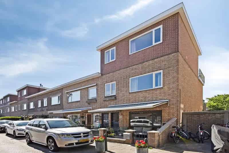 Ruime bovenwoning 3 slaapkamers zonnig dakterras Loosduinen