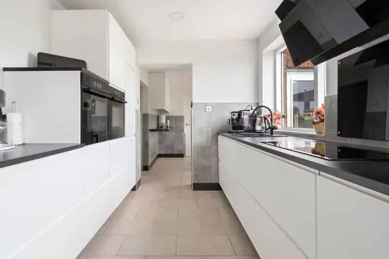 Huis te koop Oud Gastel: Ruime woning met garage en tuin