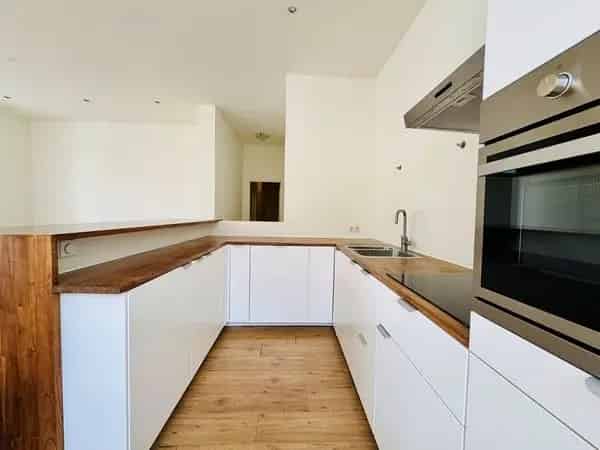 Twee Kamer Hoekappartement Oud Zuid Amsterdam